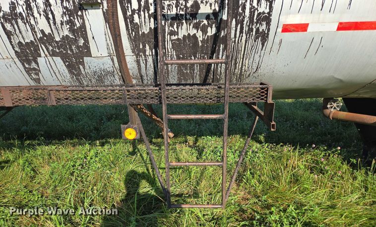 image for item ED2150 1969 Moser Tank and Trailer Inc. asphalt trailer