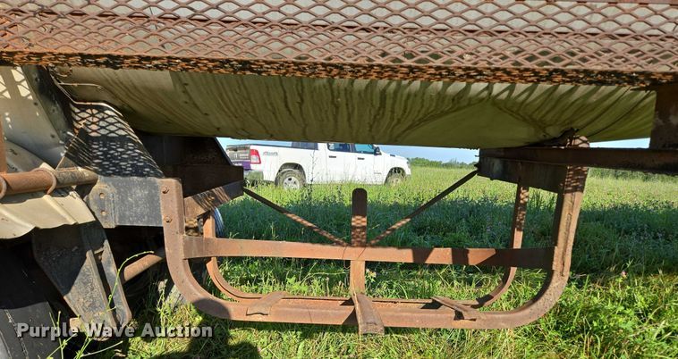 image for item ED2150 1969 Moser Tank and Trailer Inc. asphalt trailer