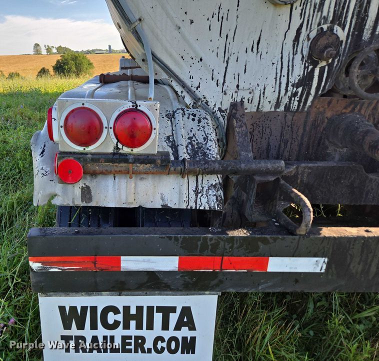 image for item ED2150 1969 Moser Tank and Trailer Inc. asphalt trailer