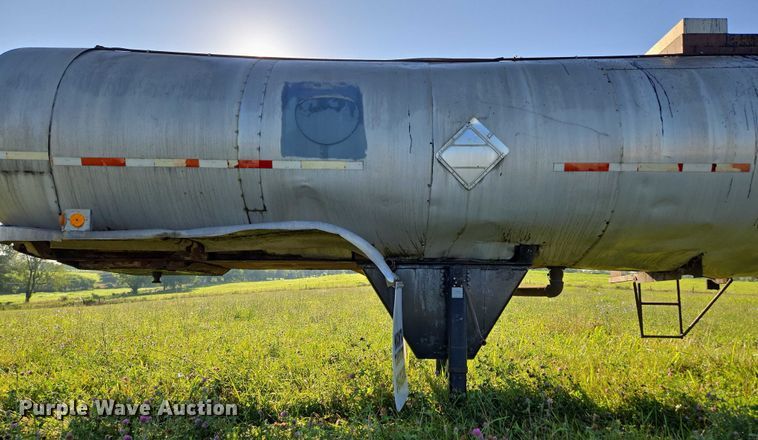 image for item ED2150 1969 Moser Tank and Trailer Inc. asphalt trailer