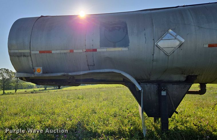 image for item ED2150 1969 Moser Tank and Trailer Inc. asphalt trailer