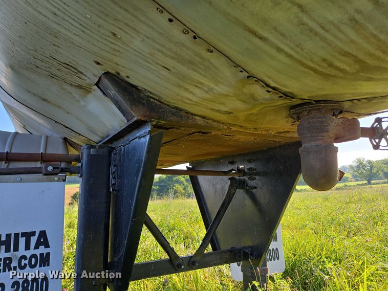 image for item ED2150 1969 Moser Tank and Trailer Inc. asphalt trailer