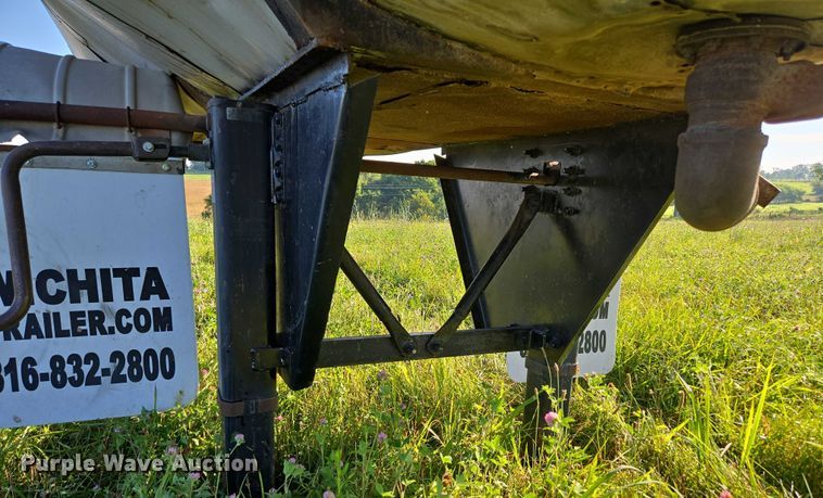 image for item ED2150 1969 Moser Tank and Trailer Inc. asphalt trailer