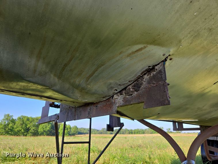 image for item ED2150 1969 Moser Tank and Trailer Inc. asphalt trailer