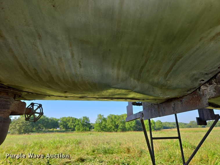 image for item ED2150 1969 Moser Tank and Trailer Inc. asphalt trailer