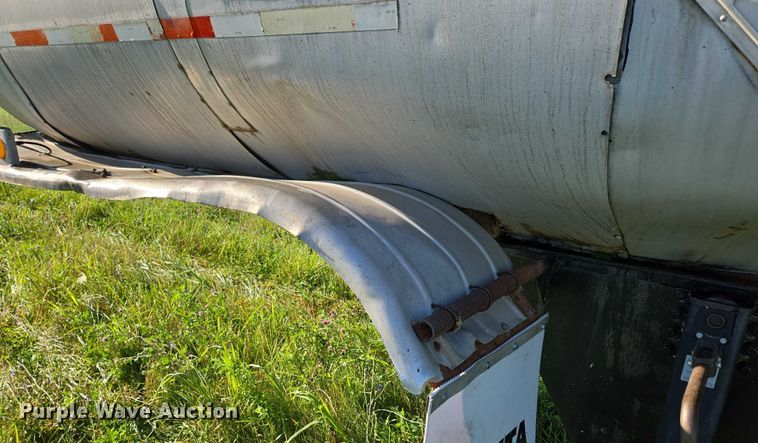 image for item ED2150 1969 Moser Tank and Trailer Inc. asphalt trailer