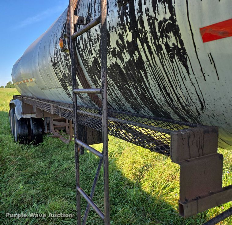 image for item ED2150 1969 Moser Tank and Trailer Inc. asphalt trailer