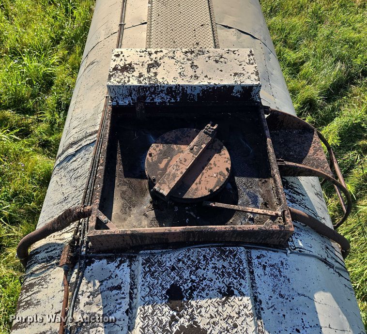 image for item ED2150 1969 Moser Tank and Trailer Inc. asphalt trailer