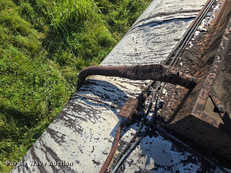 image for item ED2150 1969 Moser Tank and Trailer Inc. asphalt trailer