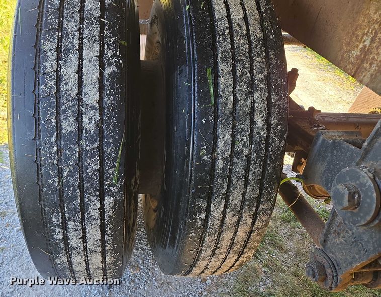 image for item ED2150 1969 Moser Tank and Trailer Inc. asphalt trailer