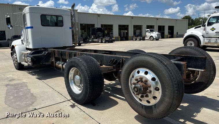 image for item ED4273 2011 Kenworth T370  truck cab and chassis