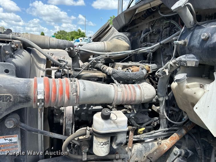 image for item ED4273 2011 Kenworth T370  truck cab and chassis