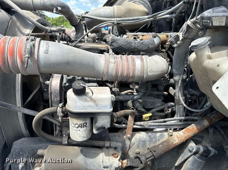 image for item ED4273 2011 Kenworth T370  truck cab and chassis