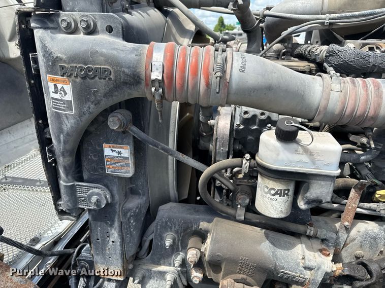 image for item ED4273 2011 Kenworth T370  truck cab and chassis