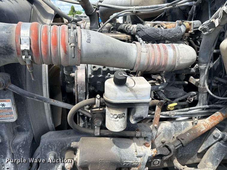 image for item ED4273 2011 Kenworth T370  truck cab and chassis