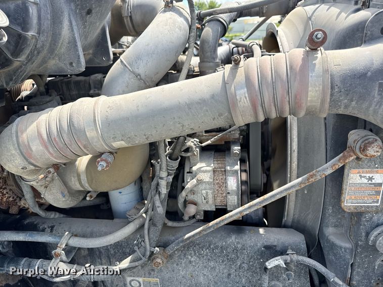 image for item ED4273 2011 Kenworth T370  truck cab and chassis