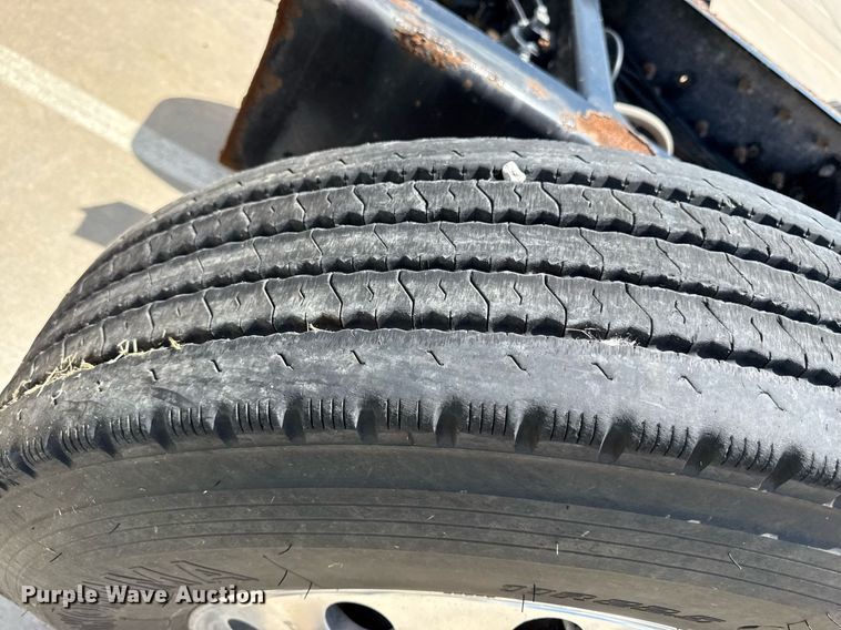 image for item ED4273 2011 Kenworth T370  truck cab and chassis