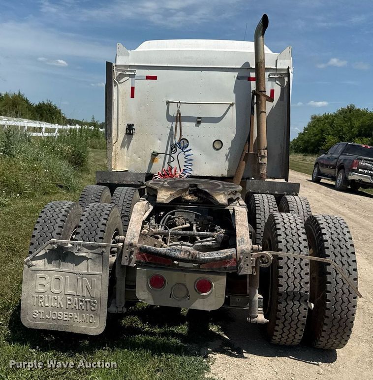 image for item ED4287 1998 International 9400 Eagle semi truck