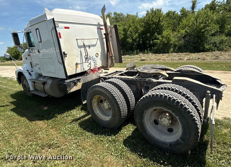 image for item ED4287 1998 International 9400 Eagle semi truck