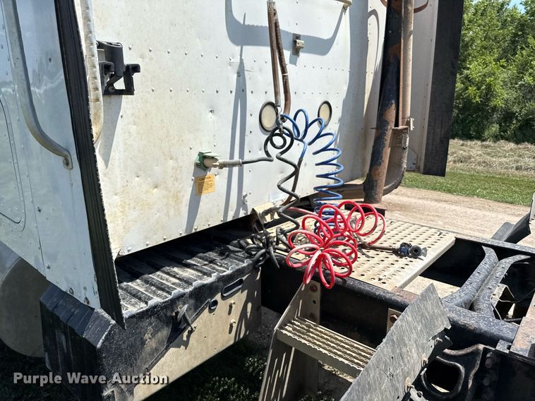 image for item ED4287 1998 International 9400 Eagle semi truck