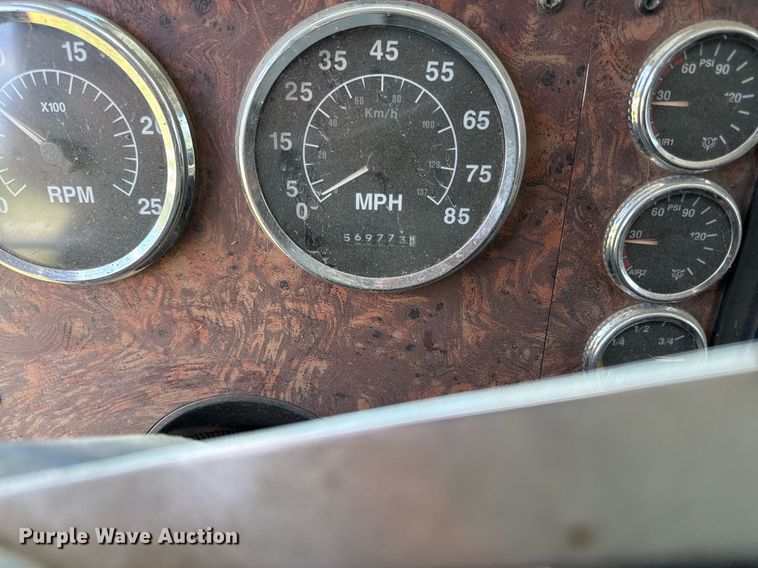 image for item ED4287 1998 International 9400 Eagle semi truck