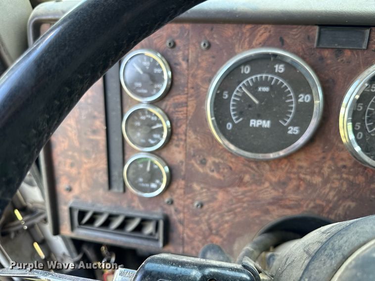 image for item ED4287 1998 International 9400 Eagle semi truck