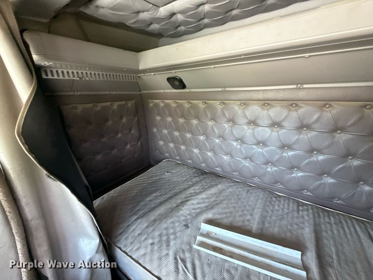 image for item ED4287 1998 International 9400 Eagle semi truck