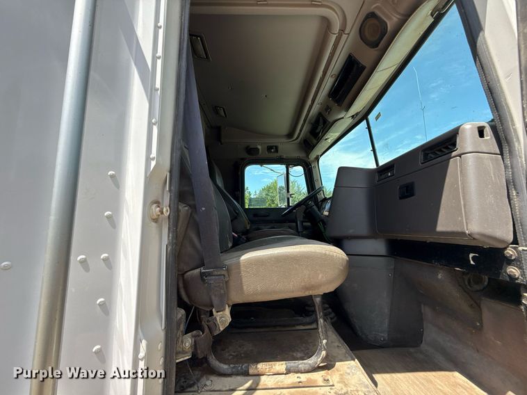 image for item ED4287 1998 International 9400 Eagle semi truck