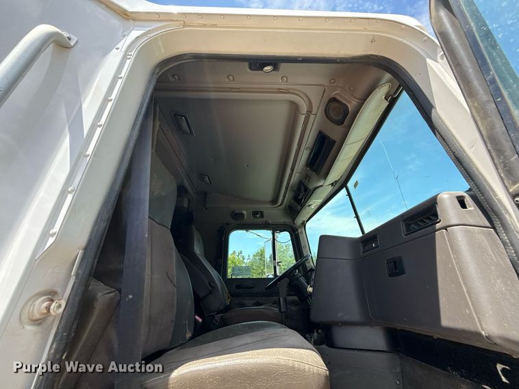 image for item ED4287 1998 International 9400 Eagle semi truck