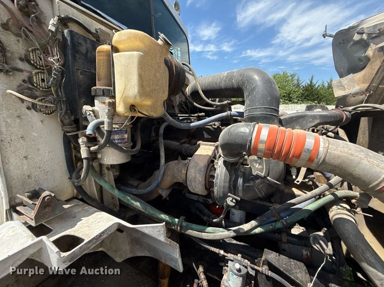 image for item ED4287 1998 International 9400 Eagle semi truck