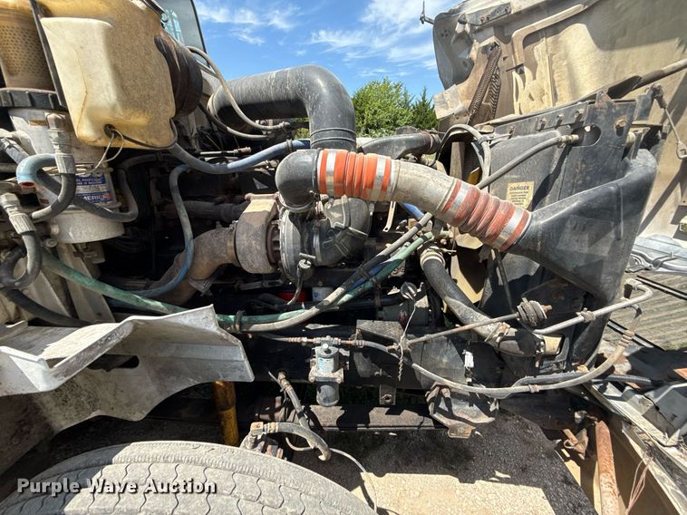 image for item ED4287 1998 International 9400 Eagle semi truck