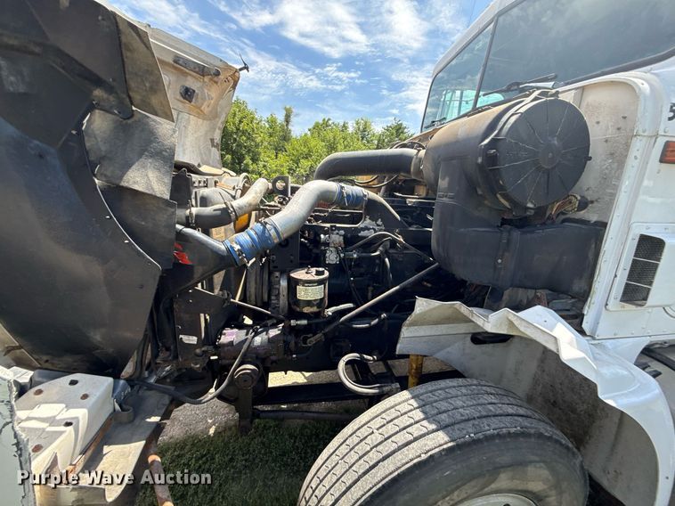 image for item ED4287 1998 International 9400 Eagle semi truck