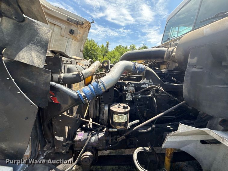 image for item ED4287 1998 International 9400 Eagle semi truck