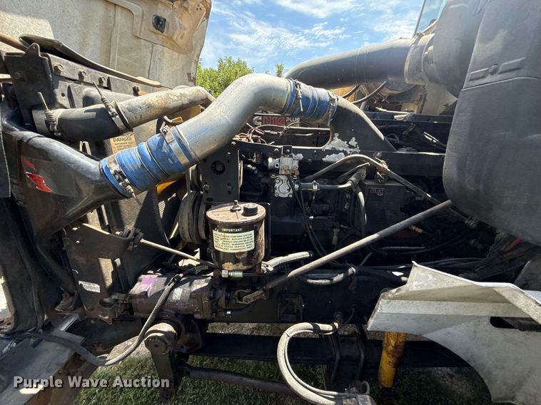 image for item ED4287 1998 International 9400 Eagle semi truck