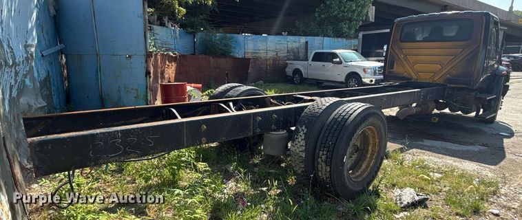 image for item ED4326 2011 International DuraStar 4300 truck cab and chassis