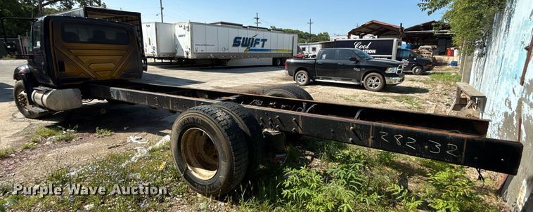 image for item ED4326 2011 International DuraStar 4300 truck cab and chassis