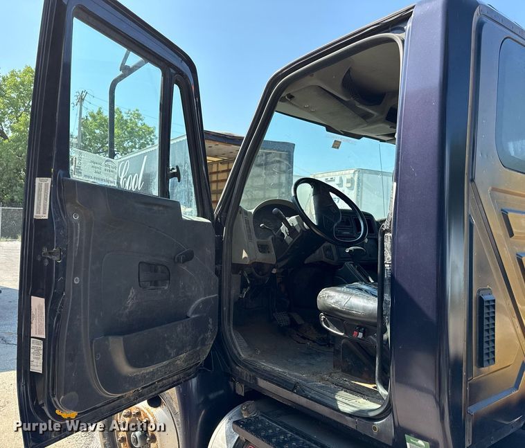 image for item ED4326 2011 International DuraStar 4300 truck cab and chassis