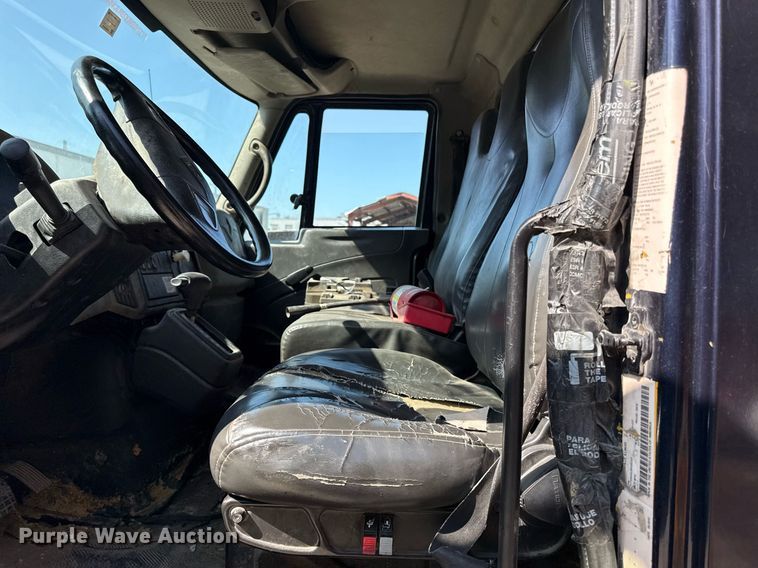 image for item ED4326 2011 International DuraStar 4300 truck cab and chassis