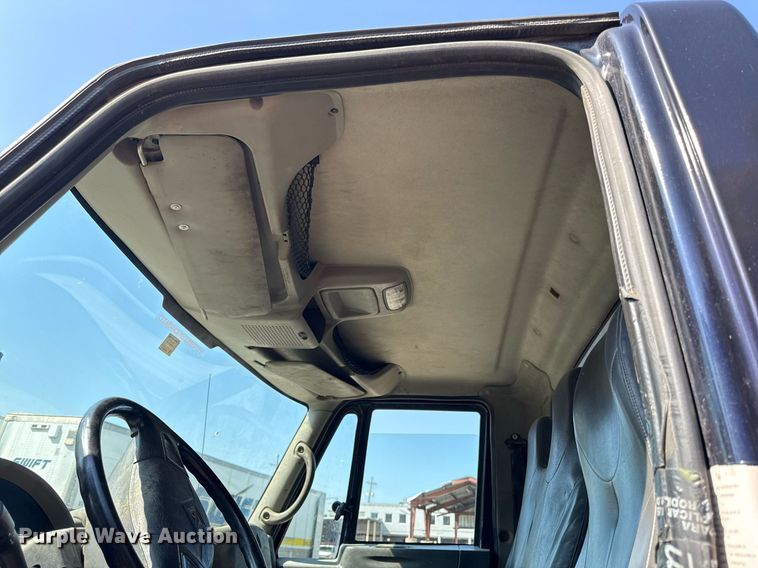 image for item ED4326 2011 International DuraStar 4300 truck cab and chassis