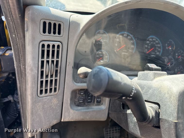 image for item ED4326 2011 International DuraStar 4300 truck cab and chassis