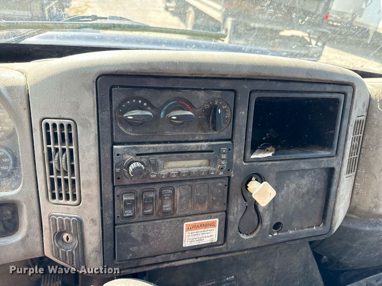 image for item ED4326 2011 International DuraStar 4300 truck cab and chassis