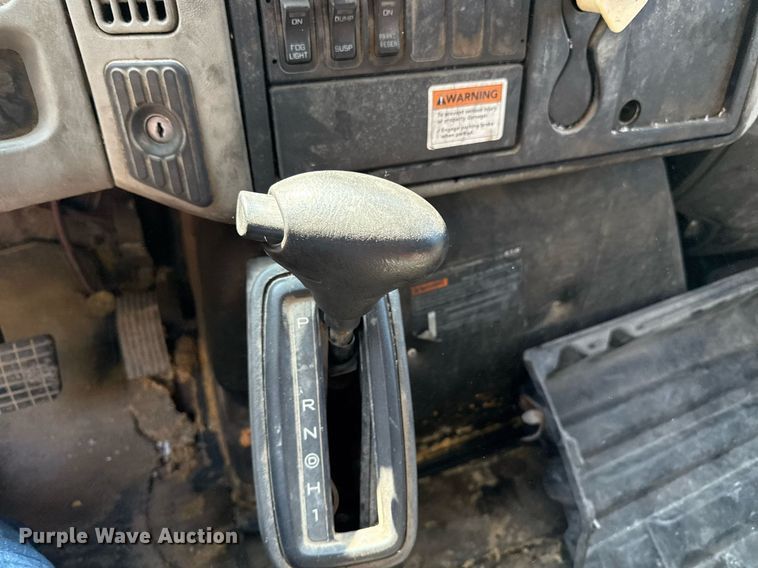 image for item ED4326 2011 International DuraStar 4300 truck cab and chassis