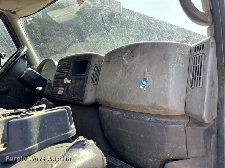 image for item ED4326 2011 International DuraStar 4300 truck cab and chassis