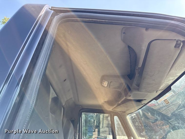 image for item ED4326 2011 International DuraStar 4300 truck cab and chassis