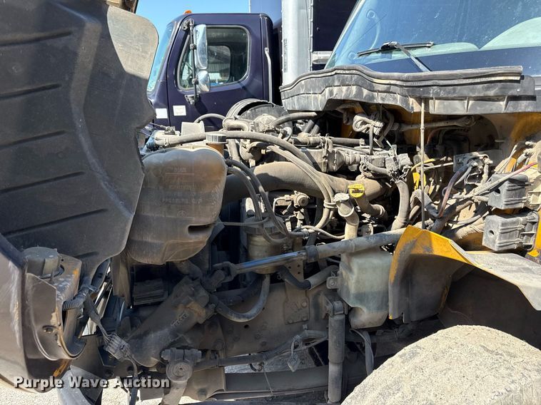 image for item ED4326 2011 International DuraStar 4300 truck cab and chassis