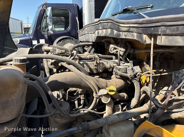 image for item ED4326 2011 International DuraStar 4300 truck cab and chassis