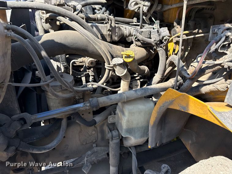 image for item ED4326 2011 International DuraStar 4300 truck cab and chassis