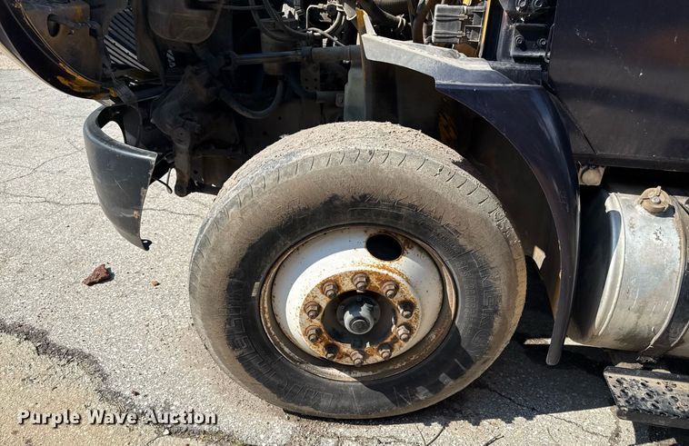 image for item ED4326 2011 International DuraStar 4300 truck cab and chassis