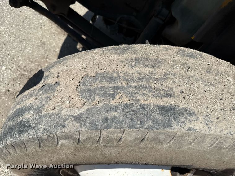 image for item ED4326 2011 International DuraStar 4300 truck cab and chassis