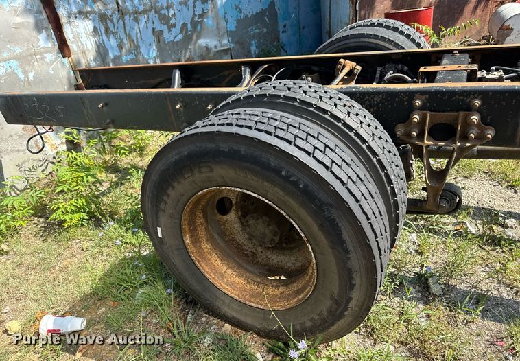 image for item ED4326 2011 International DuraStar 4300 truck cab and chassis